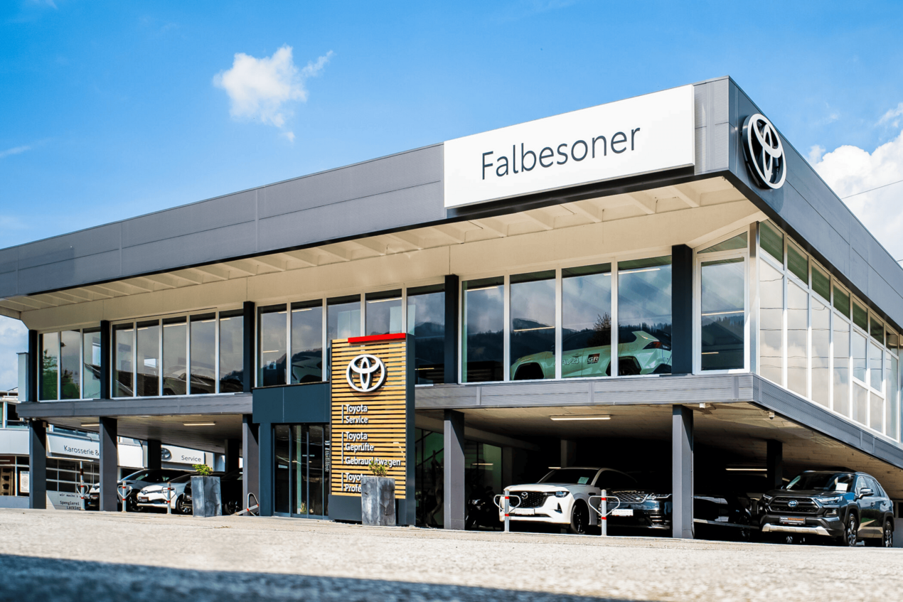 Ein Foto des Unternehmensgebäudes von Auto Falbesoner.