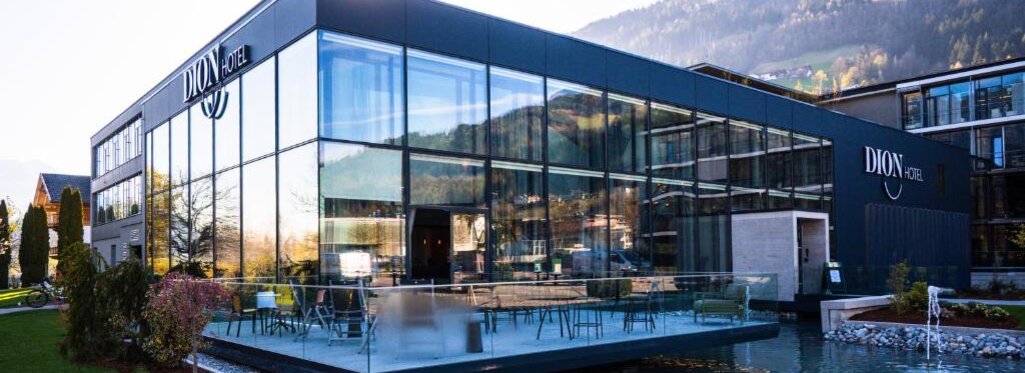 Das Bild zeigt das Dion Hotel in Wattens